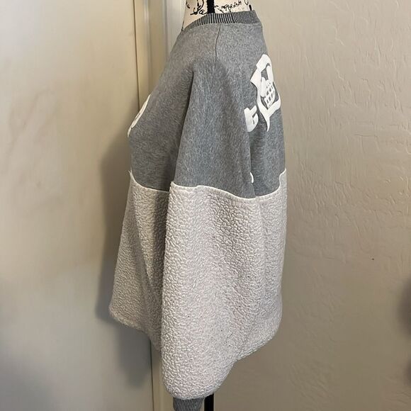 Disney Spirit Jersey Walt Disney World Gray Sherpa Fleece Sweatshirt Casual - Picture 2 of 13